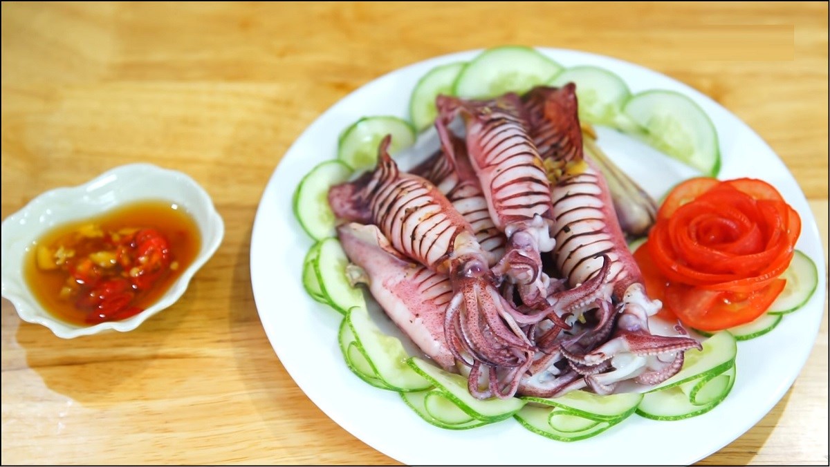 100g mực bao nhiêu calo