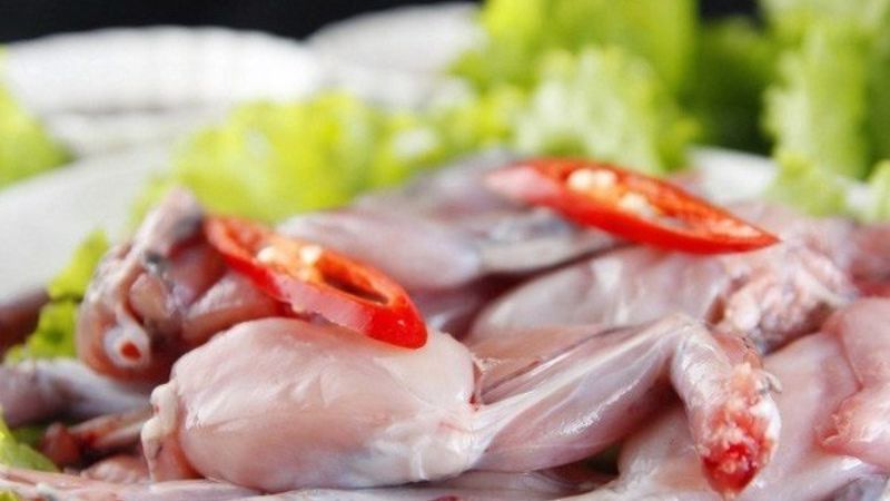 100g thit ech bao nhieu calo